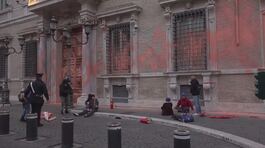 Vernice contro il Senato, condannati thumbnail