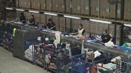 La Francia contro il fast fashion thumbnail