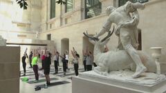 Yoga tra i capolavori del Louvre