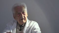 A 100 anni visita ancora i pazienti
