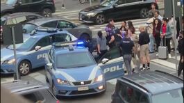 Milano violenta, agenti nel mirino thumbnail