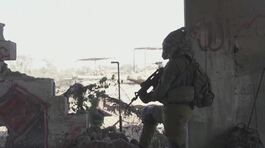 Bombe su Gaza, civili allo stremo thumbnail