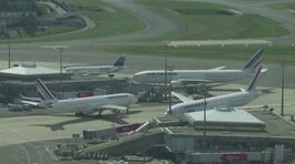 Francia, aeroporti nel mirino thumbnail