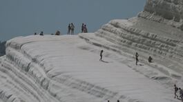 Scala dei turchi, riecco i vandali thumbnail
