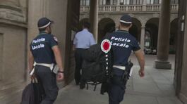 Milano a caccia di vigili thumbnail