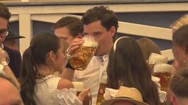 Oktoberfest, inizia la festa thumbnail