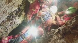 Ottavia risale dalla grotta thumbnail