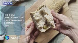 Pane in cassetta con fichi freschi e noci thumbnail