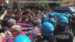 Convegno sulla natalità: scontri tra studenti e polizia thumbnail