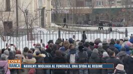 Navalny: in migliaia al funerale, una sfida al regime thumbnail