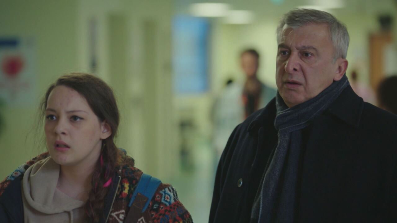 Segreti di famiglia, replica puntata 16 aprile in streaming | Video Mediaset