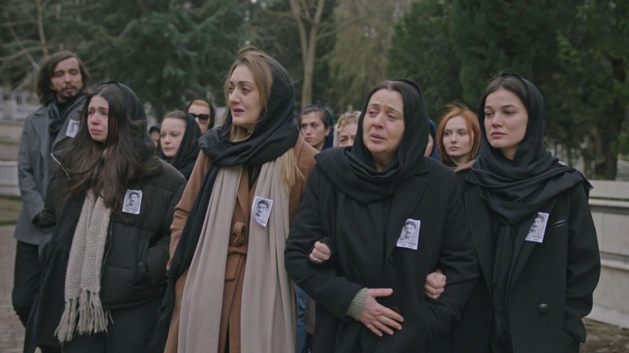 Segreti di famiglia, replica puntata 23 aprile in streaming | Video Mediaset