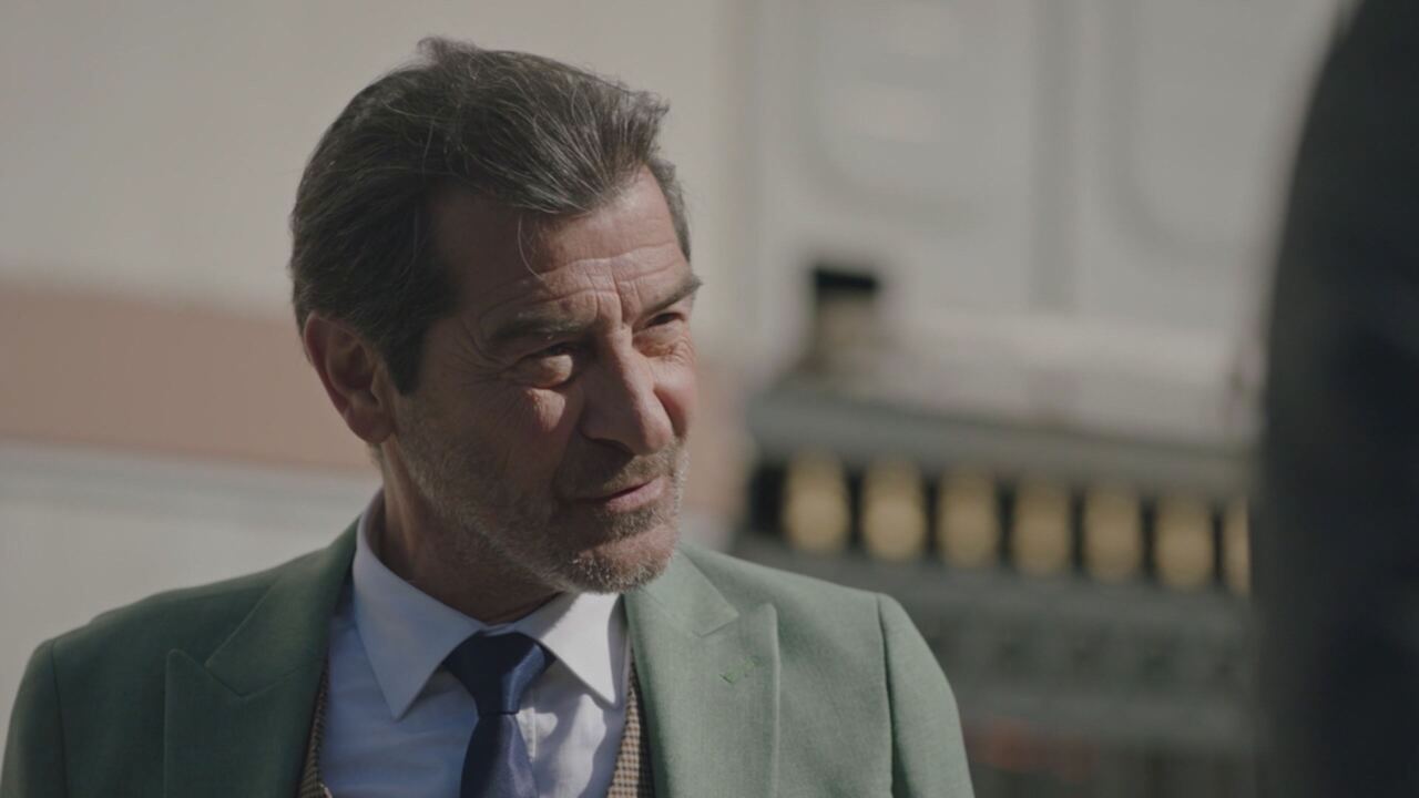 Segreti di famiglia, replica puntata 21 maggio in streaming | Video Mediaset