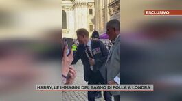 Harry, le immagini del bagno di folla a Londra thumbnail