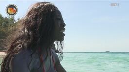 Khaty: "Alvina, voi pensate di essere in vacanza" thumbnail