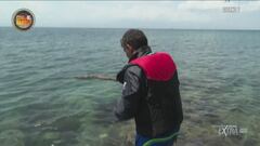 Francesco Benigno pesca un pesce