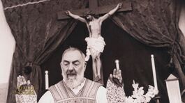 Le stigmate di Padre Pio thumbnail