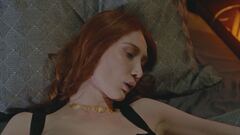 Yasemin cerca di togliersi la vita