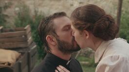 Il bacio tra Maria e Don Samuel thumbnail