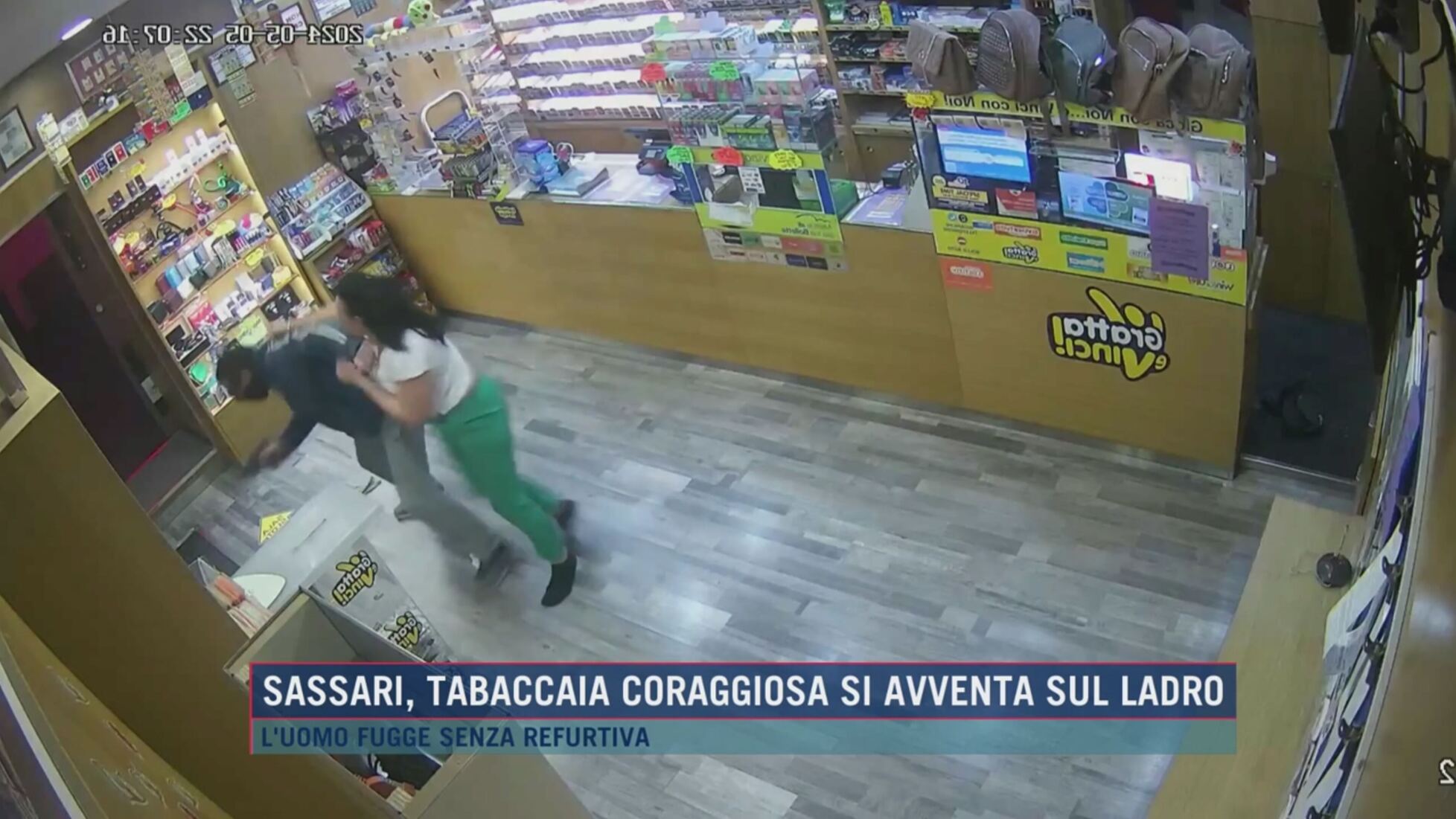 Morning news: Sassari, tabaccaia coraggiosa si avventa sul ladro Video |  Mediaset Infinity