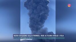 Nuova esplosione sullo Stromboli, nube altissima avvolge l'isola thumbnail
