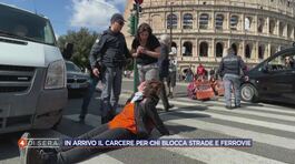 In arrivo il carcere per chi blocca strade e ferrovie thumbnail