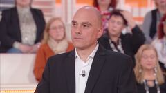 Giovedì 1 maggio, Rete 4
