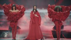 Laura Pausini in "Io si"