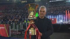 Milan-Bologna, Baggio porta il trofeo della Coppa Italia in campo