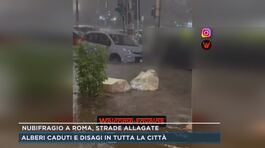 Nubifragio a Roma, strade allagate thumbnail
