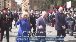 Carlo e Camilla, il gesto di approvazione al nostro inviato thumbnail