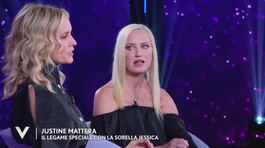 Justine Mattera: "Il legame speciale con mia sorella Jessica" thumbnail