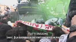 La guerriglia dei finti pacifisti in piazza thumbnail