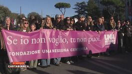 "Se io non voglio, tu non puoi", la manifestazione contro la violenza sulle donne thumbnail