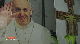 Papa Francesco: il saluto dei fedeli thumbnail