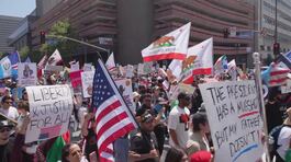 Scontri e proteste, Trump ordina: "Soldati ovunque" thumbnail