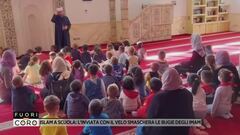 Islam a scuola: l'inviata con il velo smaschera le bugie degli Imam