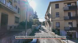 Bologna, picchiato dalla baby gang nel suo palazzo thumbnail