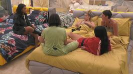 Yulia Bruschi e i commenti su Jessica Morlacchi thumbnail