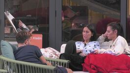 Jessica Morlacchi consiglia ad Alfonso D'Apice di viversi le proprie esperienze thumbnail