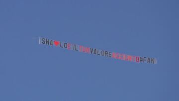 Un aereo porta Shaila Gatta e Lorenzo Spolverato ad un confronto