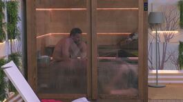 Shaila Gatta e Luca Calvani: un confronto in sauna thumbnail