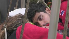 Sguardi complici e confidenze tra Javier Martinez e Helena Prestes thumbnail