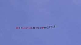 "Noi lo sappiamo da 4 mesi #Helevier": il primo aereo della giornata thumbnail