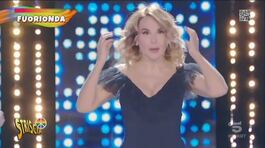 Che a Barbara d'Urso piacesse ballare non era un segreto per Striscia la notizia thumbnail