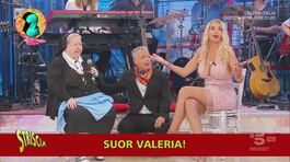 "Suor" Valeria Marini tra il convento e la ricerca di un uomo "stellare" thumbnail