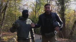 Stasera a Striscia: Vittorio Brumotti a Mondonico (Varese) in un boschetto trasformato in "drive in" della droga thumbnail