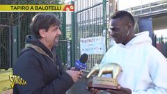 Tapiro d'oro a Mario Balotelli: «Avevamo idee di calcio diverse: il Tapiro dovreste darlo a Vieira!»