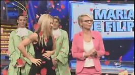 Buon compleanno Maria! Per te in regalo l'alluce in gomma di Michelle Hunziker thumbnail