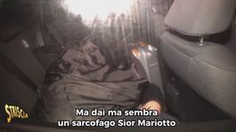 Stasera a Striscia la notizia le immagini del movimentato Tapiro d'oro a Mariotto dopo l'esito del sondaggio del tg satirico thumbnail